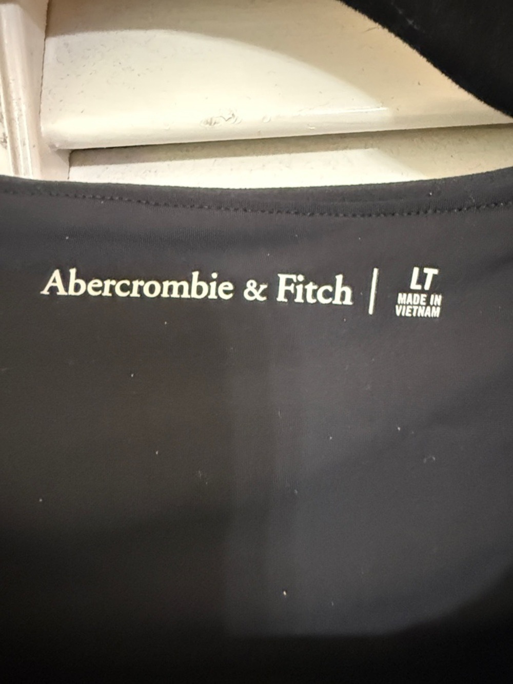 Abercrombie & Fitch Black Short-Sleeve Crewneck Bodysuit - Picture 2 of 5